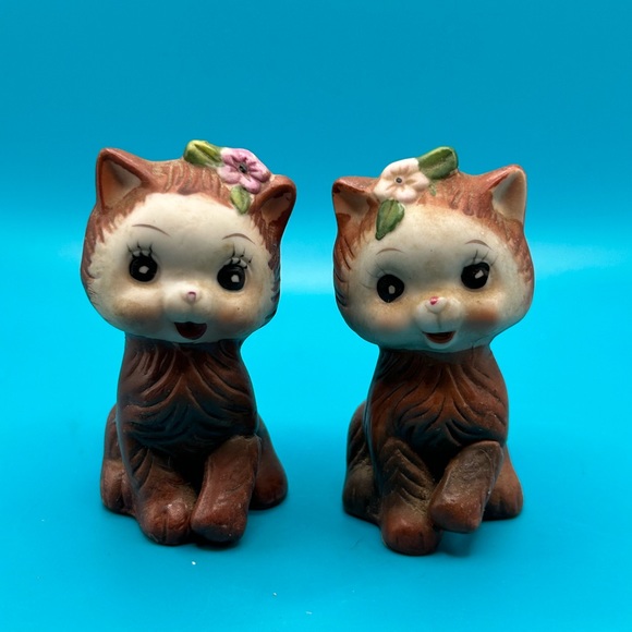 Vintage kitty cat kitten salt and pepper shakers, kitschy - Picture 3 of 4